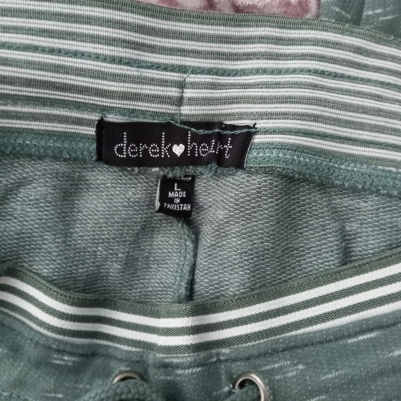 Woman's workout pants - Picture 2 of 2